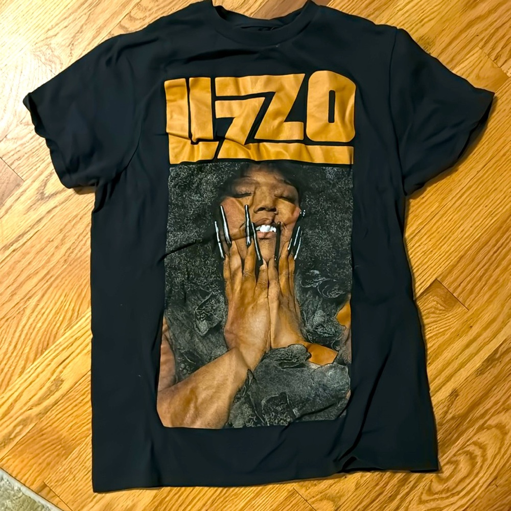 Lizzo tee, unisex/mens small